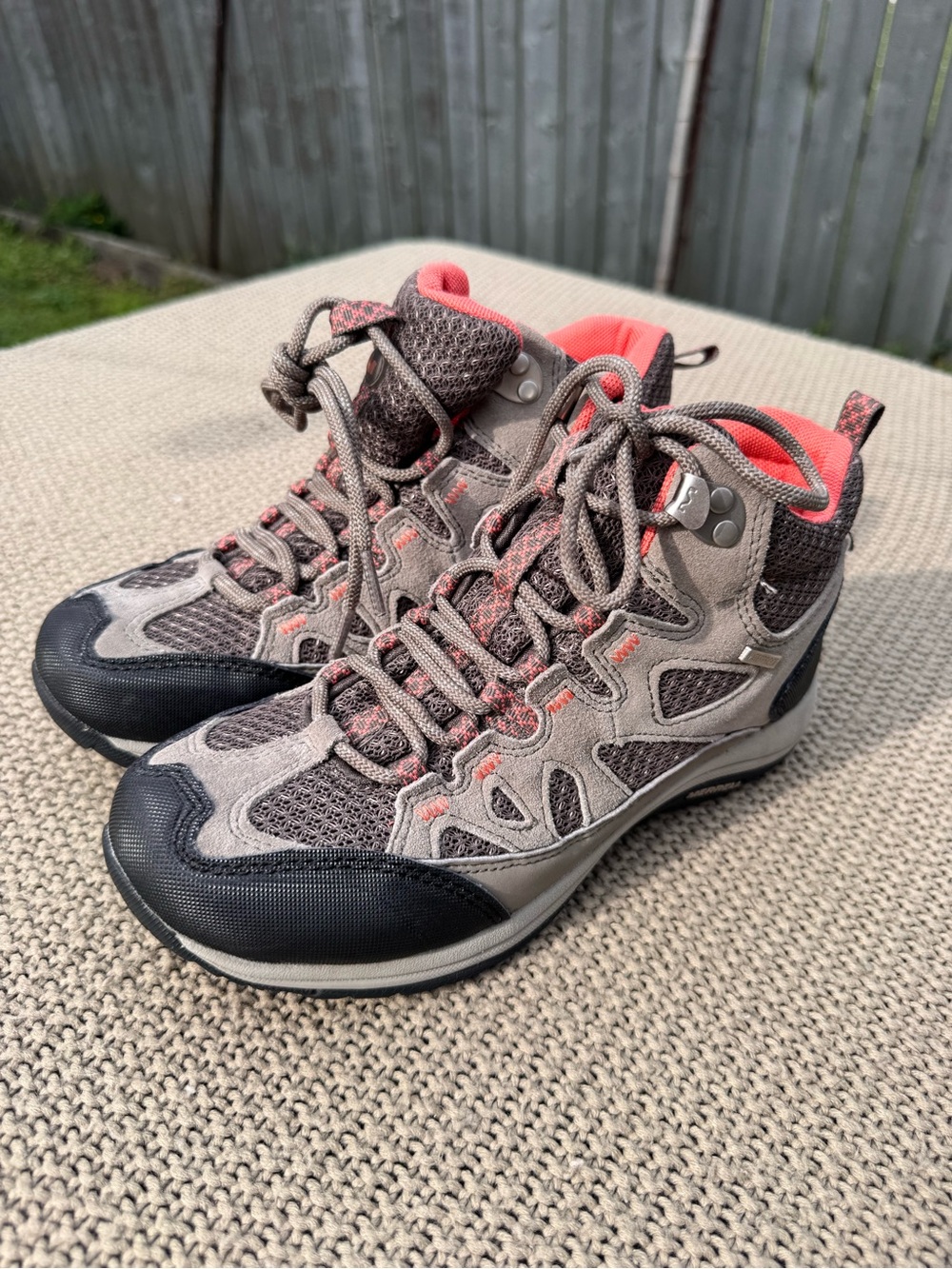 Merrell Women's Moab 3 Mid Waterproof Hiking Boots, Coral, US 6.5 J196100c